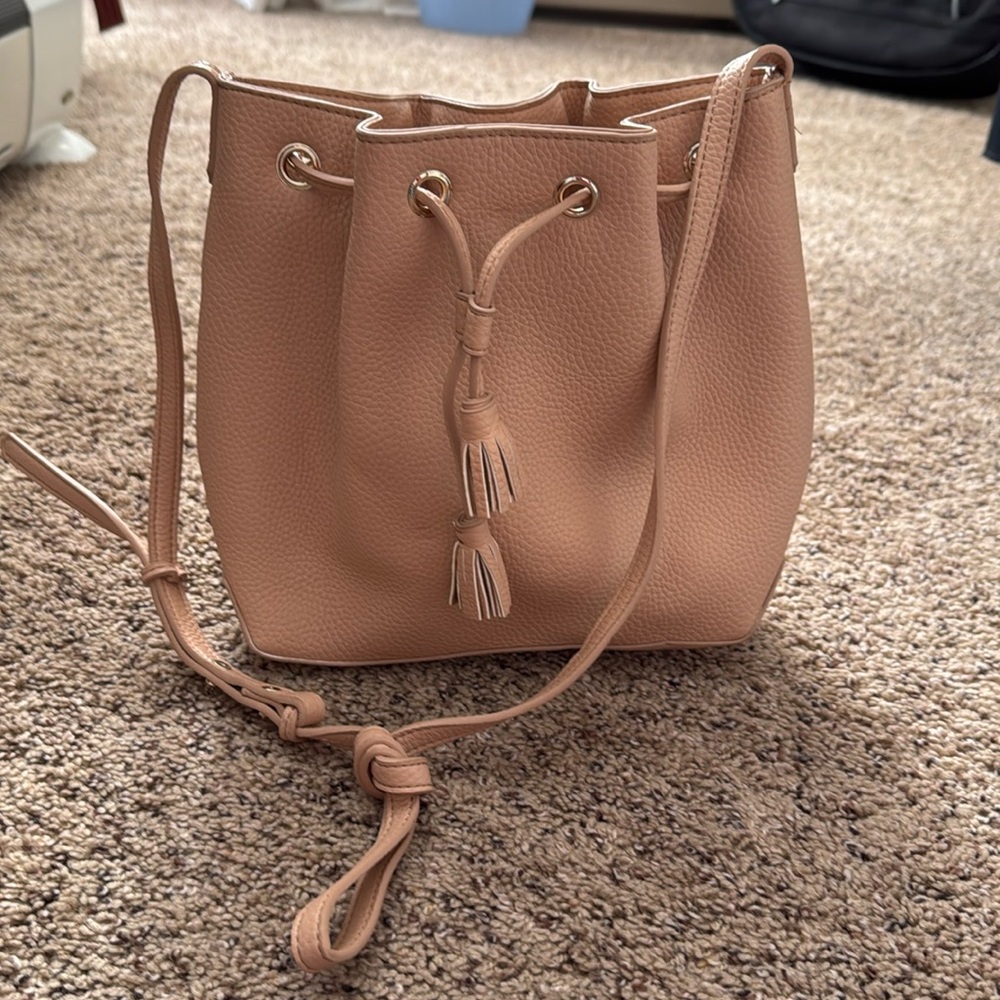 Old Navy bucket bag crossbody